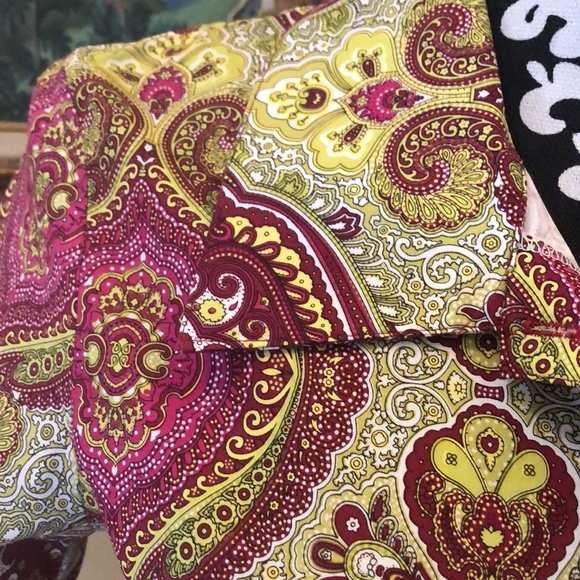 💜 Uncivilized Vintage fitted button down paisley wide lapel, split hem blouse - Picture 3 of 14